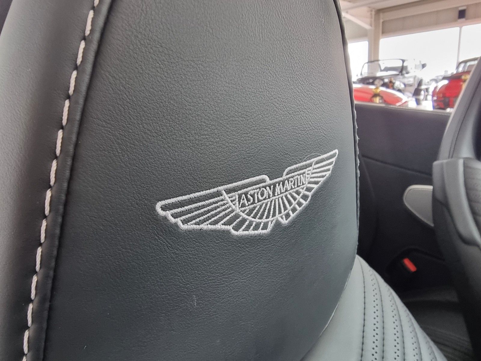 Fahrzeugabbildung Aston Martin DB11 4.0 V8 Last Facelift/Lightning/Like new!