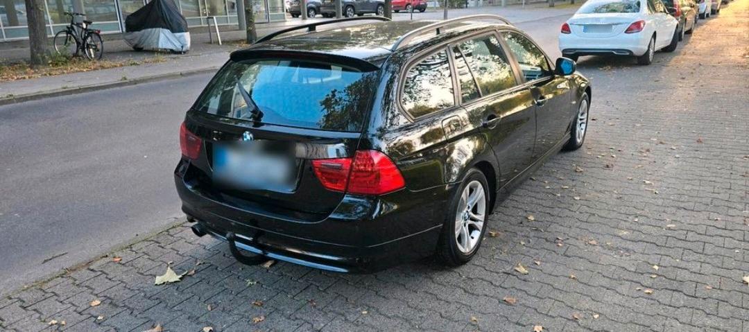 BMW 320 2009 — photo 5