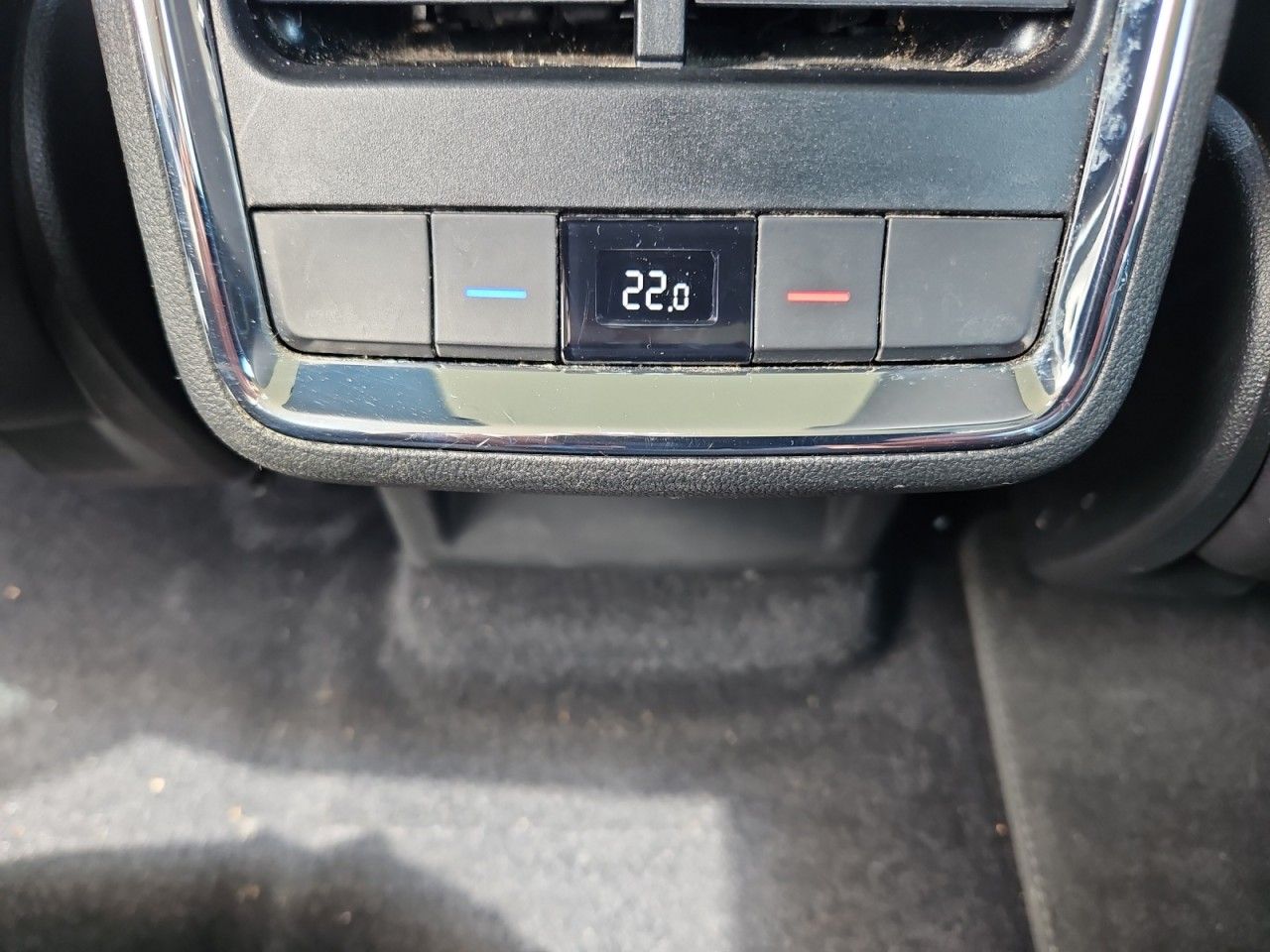 Fahrzeugabbildung SKODA Enyaq 60 Loft Navi,AHK,LED,SHZ,Klima 3 Zonen