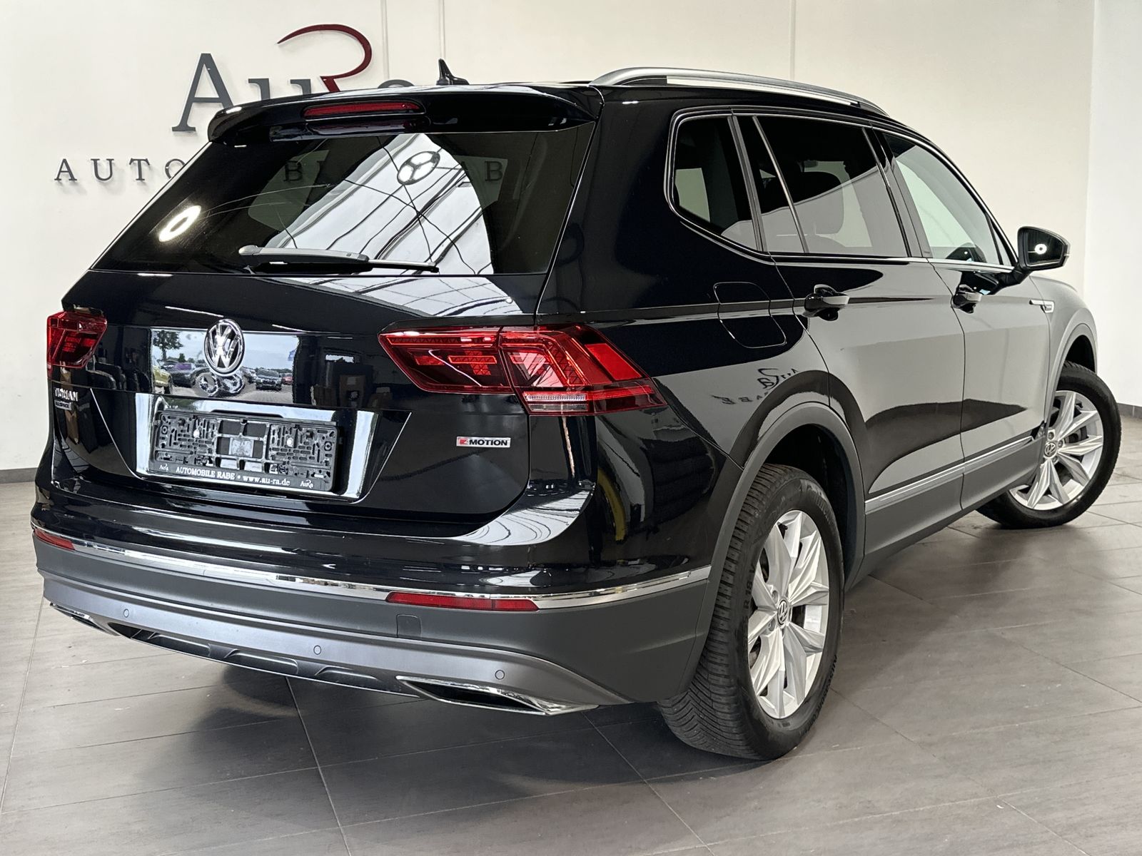 Fahrzeugabbildung Volkswagen Tiguan Allspace 2.0 TDI DSG HL 4M DSG NAV+LED+AC
