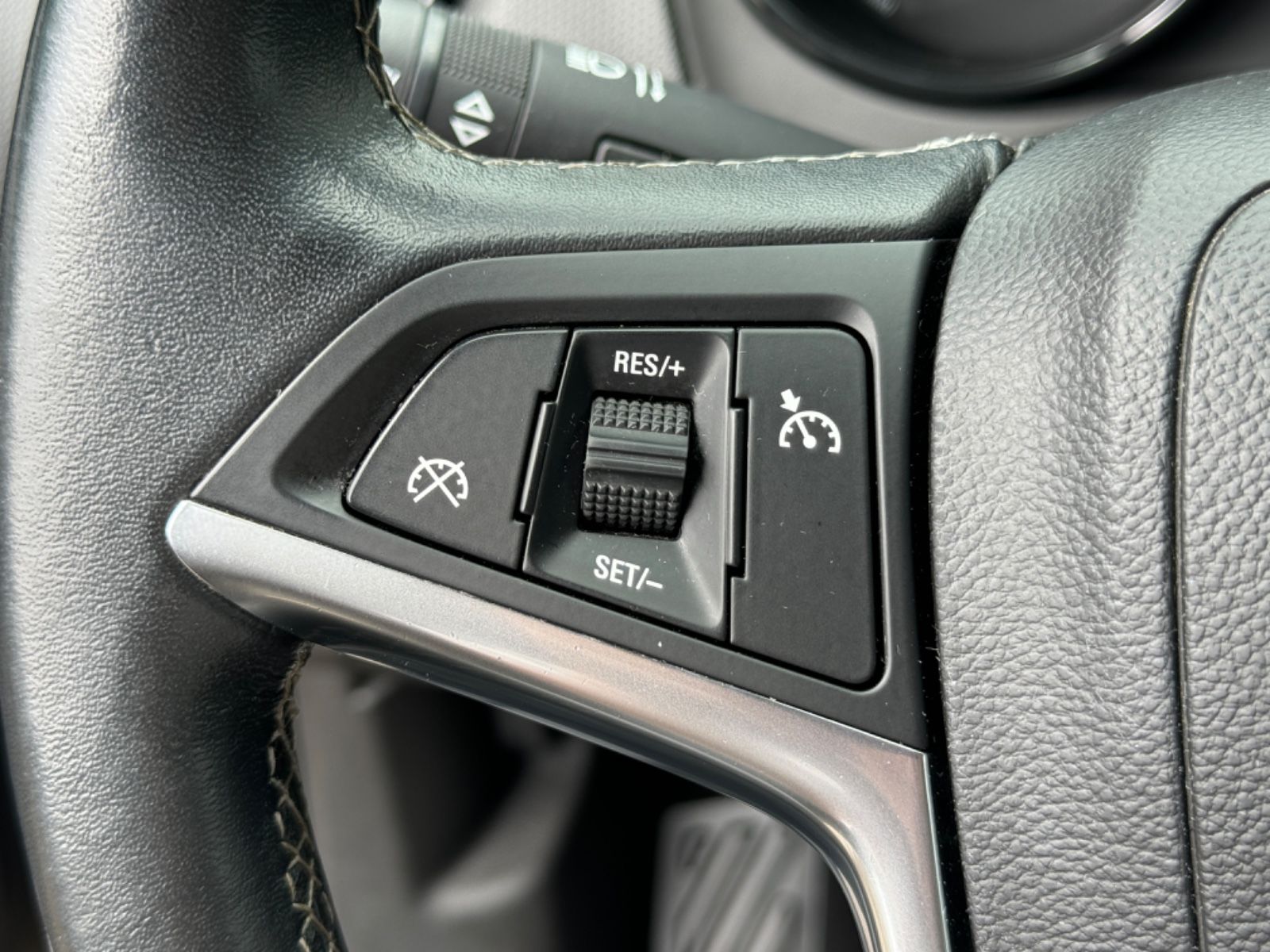 Fahrzeugabbildung Opel Meriva B Edition /Klimaanlage/Tempom./Navi./