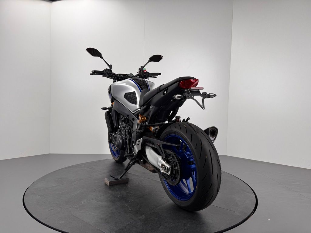 Fahrzeugabbildung Yamaha MT-09 SP *TOP-ZUSTAND *AKRAPOVIC