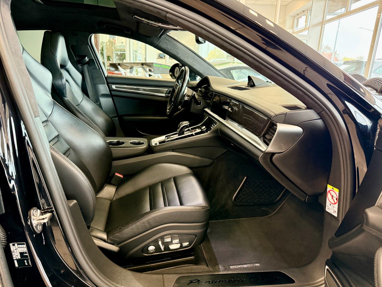 Fahrzeugabbildung Porsche Panamera GTS SportDesign/Panorama/ACC/Carbon/DAB