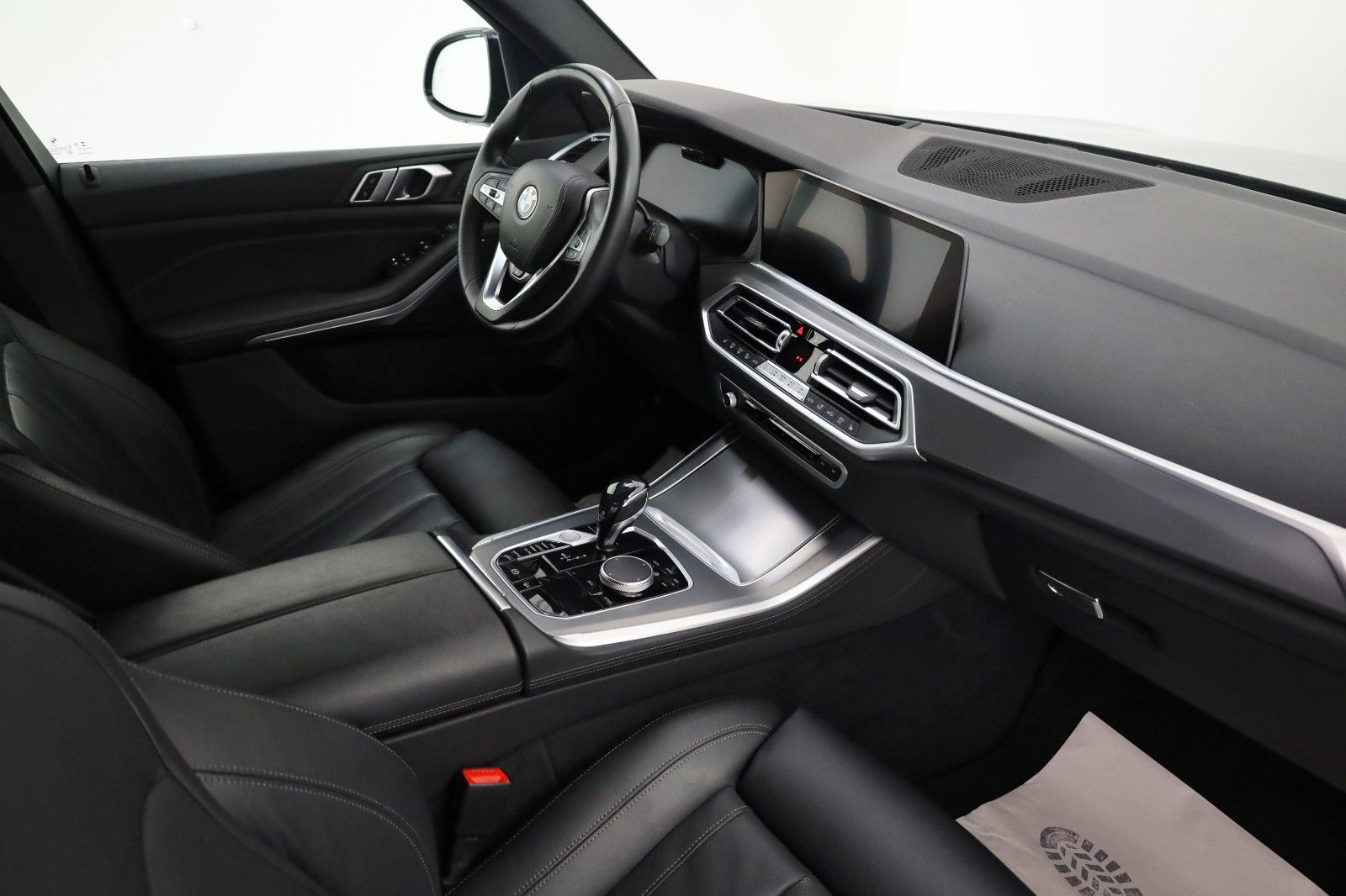 Fahrzeugabbildung BMW X5 xDrive 30d Leder,Navi,LED,PanDach,HeadUp,360°