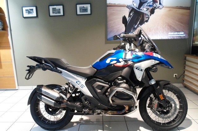 Fahrzeugabbildung BMW R1300GS Style Trophy mit Enduro Paket & Akra.