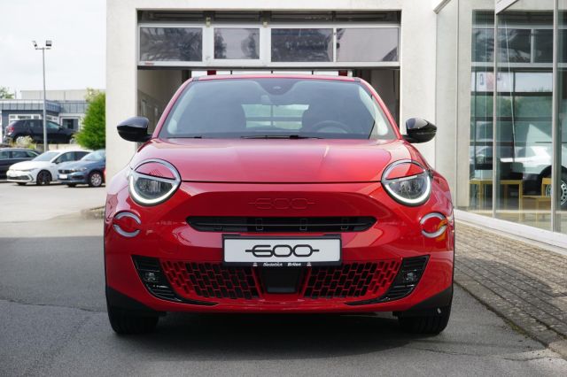 600e (RED) 54 kWh LED PDC KLIMA DAB TEMPOMAT