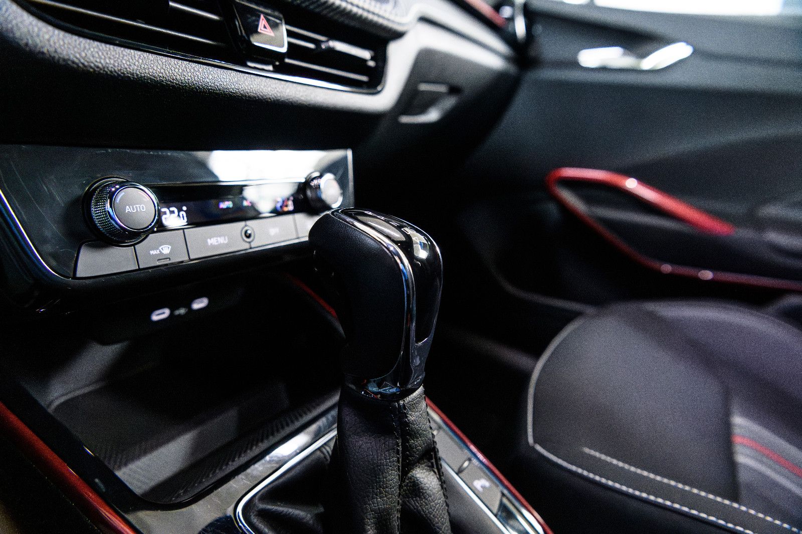 Fahrzeugabbildung SKODA Fabia Monte Carlo 1.0 TSI DSG LED+KAM+GRA+APP