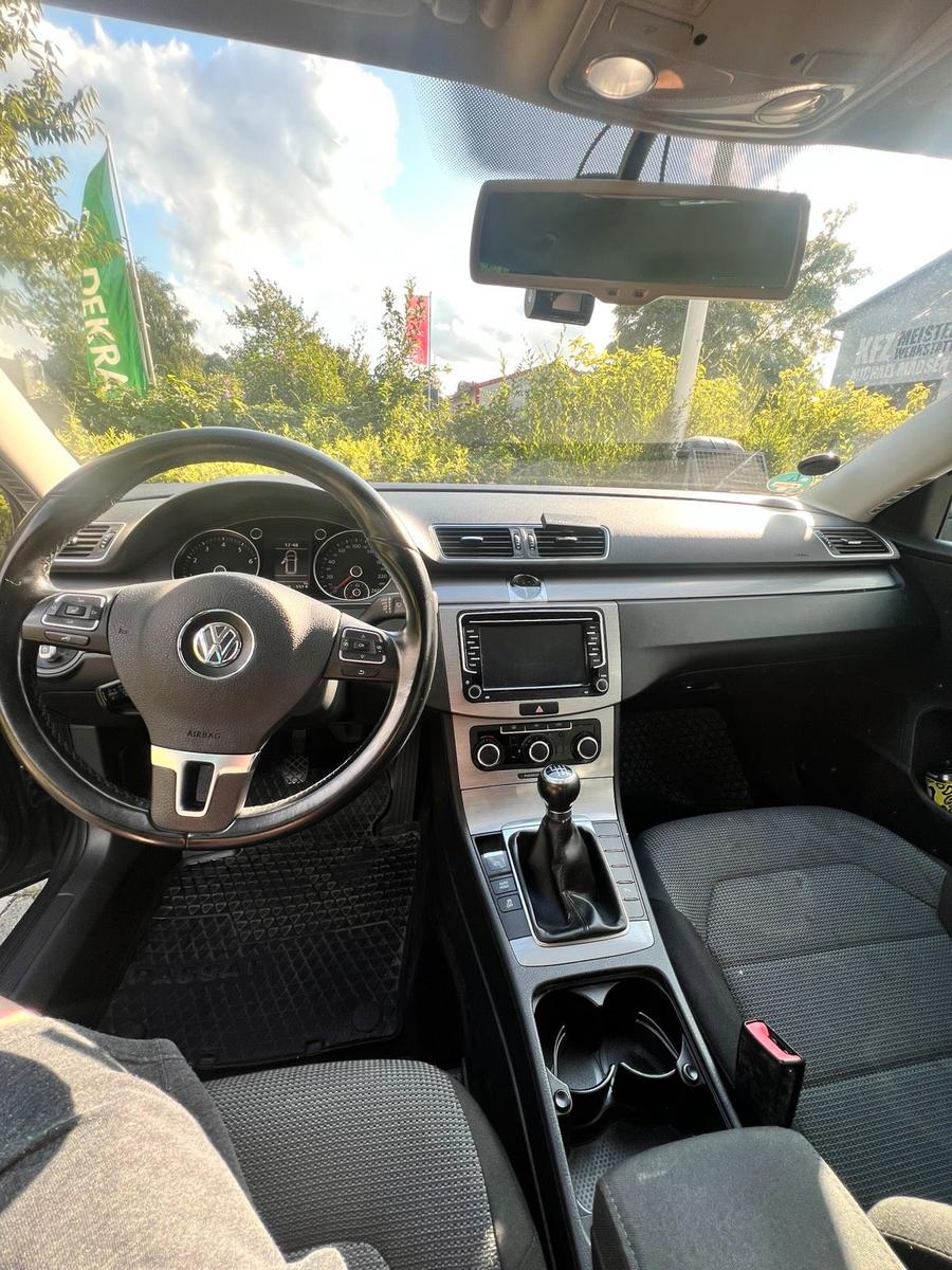 Volkswagen Passat 2011 — photo 5