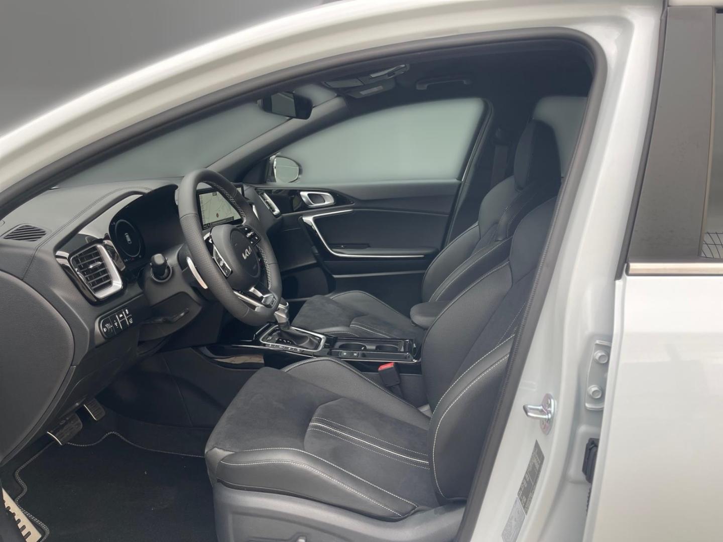 Kia Ceed_sw 1.5T DCT GT-Line Leder Techno Performanc