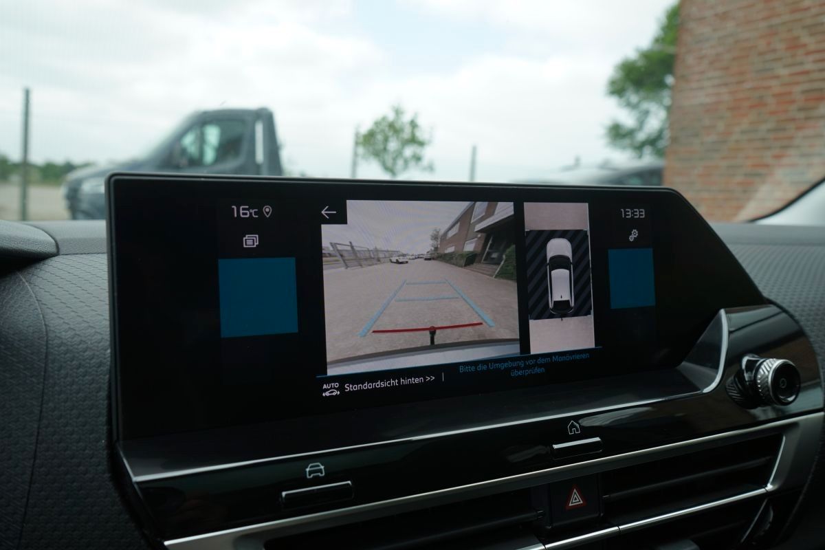 Fahrzeugabbildung Citroën C4 1.5 BlueHDi Shine*Sport*Pano*Head up*360 Kam