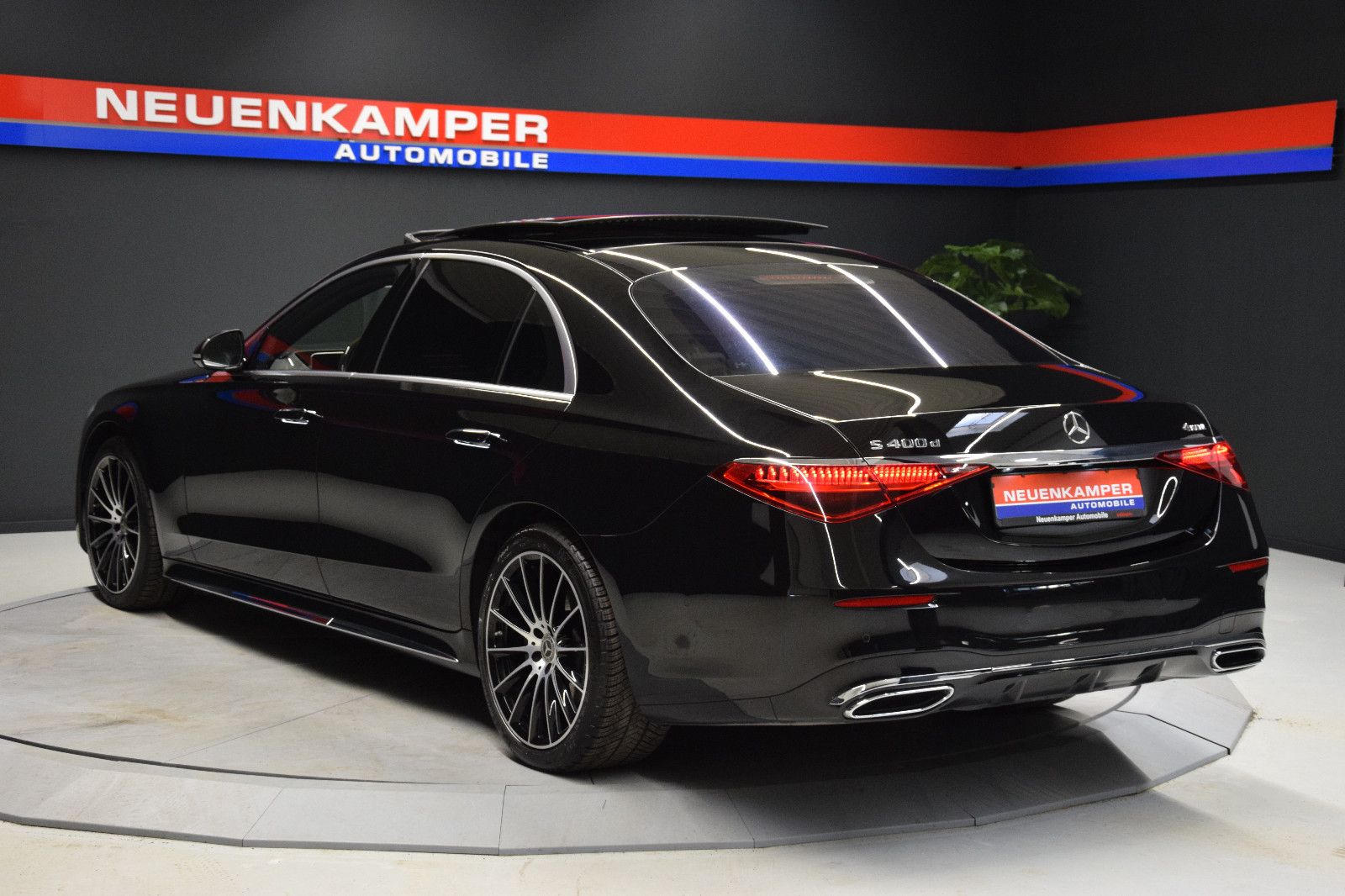 Fahrzeugabbildung Mercedes-Benz S 400 d 4Matic Lang AMG Pano TV Burmester HeadUp