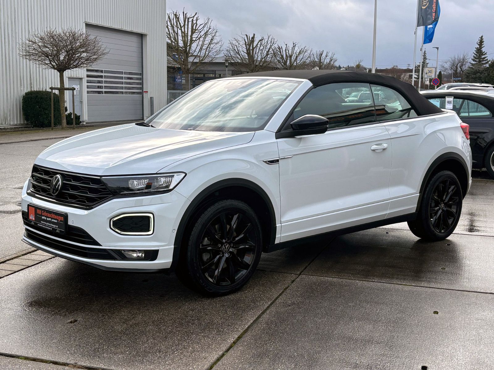 Fahrzeugabbildung Volkswagen T-Roc Cabrio 1.5TSI DSG R-Line ACC KAM LED SHZ