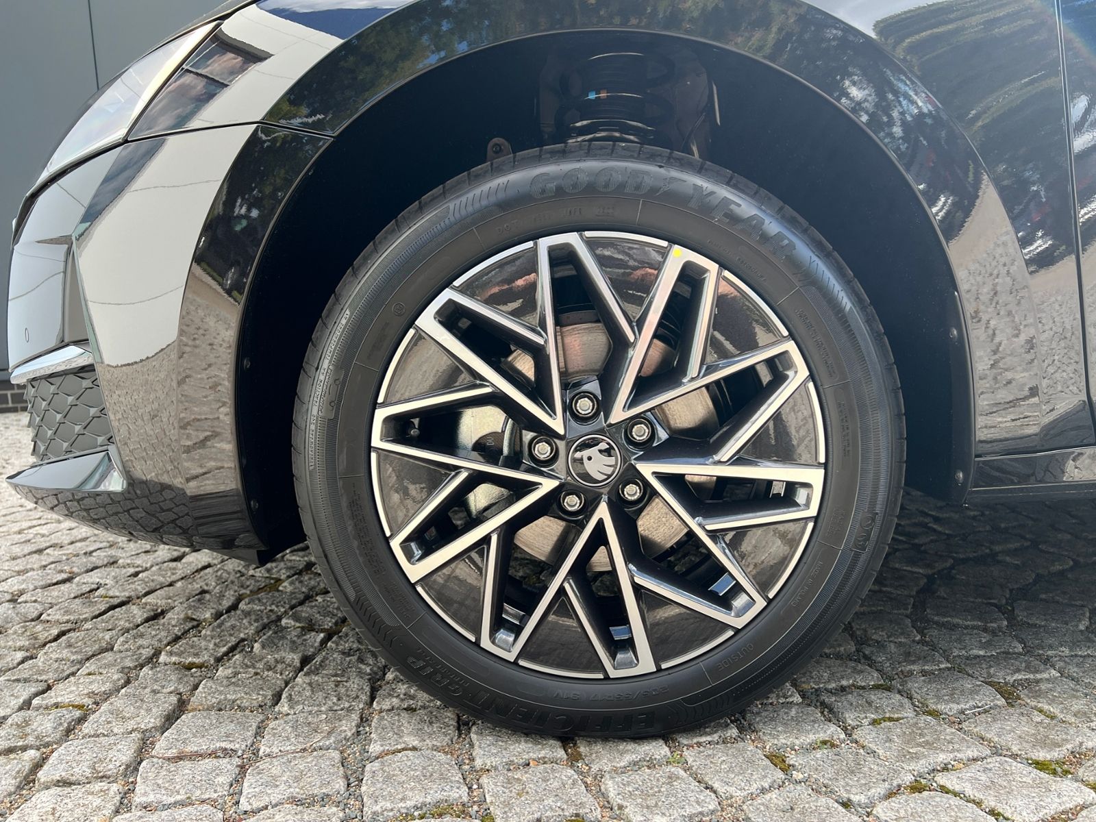 Fahrzeugabbildung SKODA Octavia Combi TOUR 2.0 TDI DSG *AHK, Travel Assi