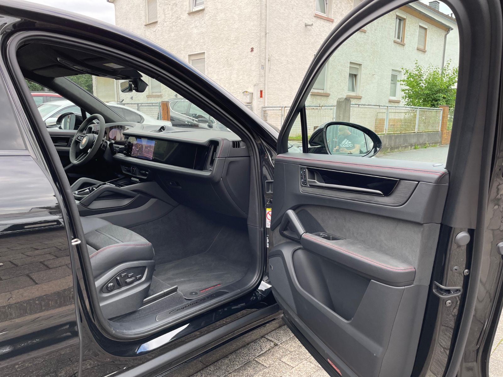 Fahrzeugabbildung Porsche Cayenne GTS Coupé |HUD|ACC|360°|3.Disp|Sportdesi
