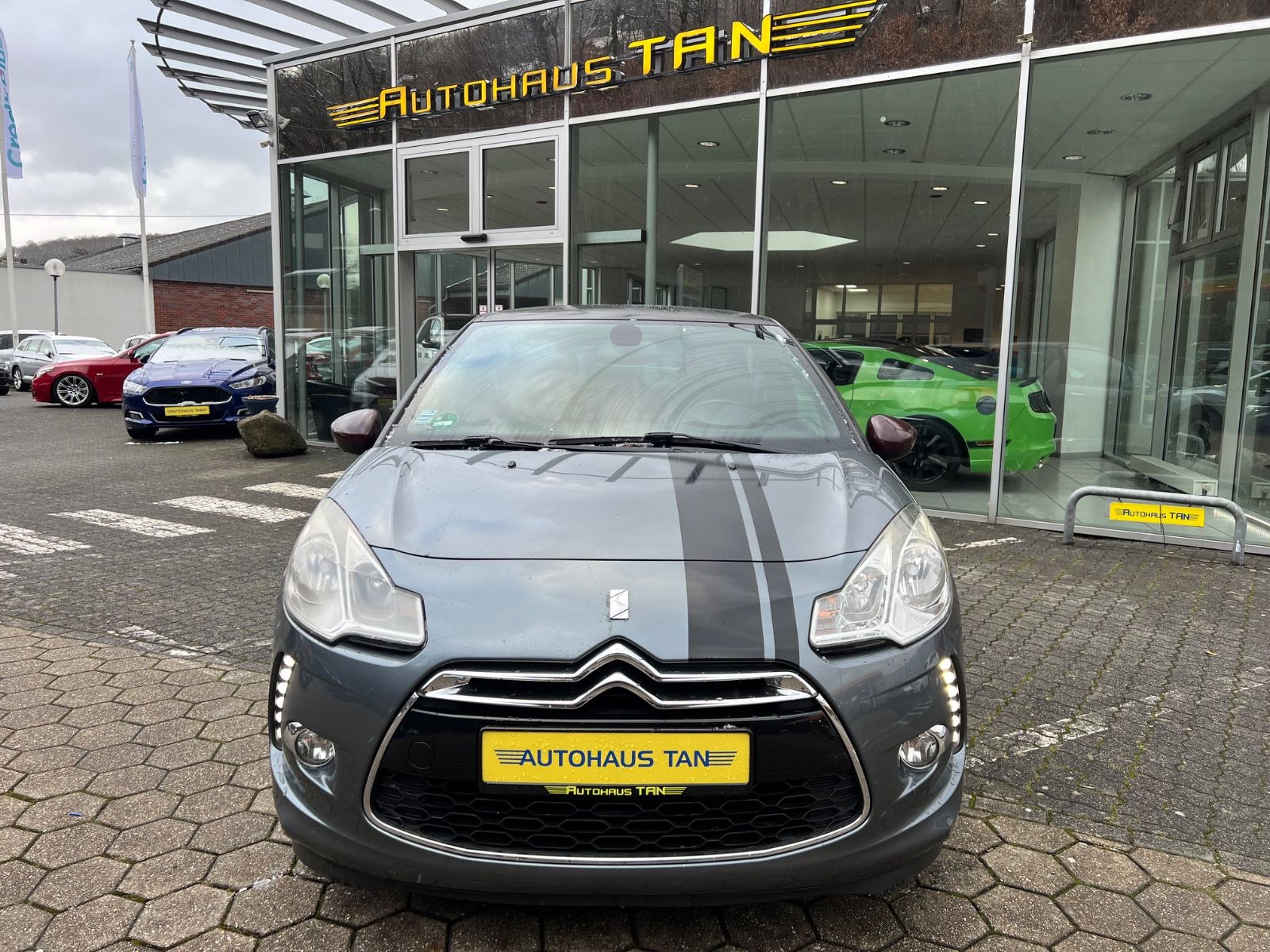 Fahrzeugabbildung Citroën DS3 SportChic *BI-COLOUR* Citroen Racing Sport *