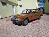 Mercedes-Benz 200 123 - Mercedes-Benz Diesel Gebrauchtwagen aus dem Jahr 1981