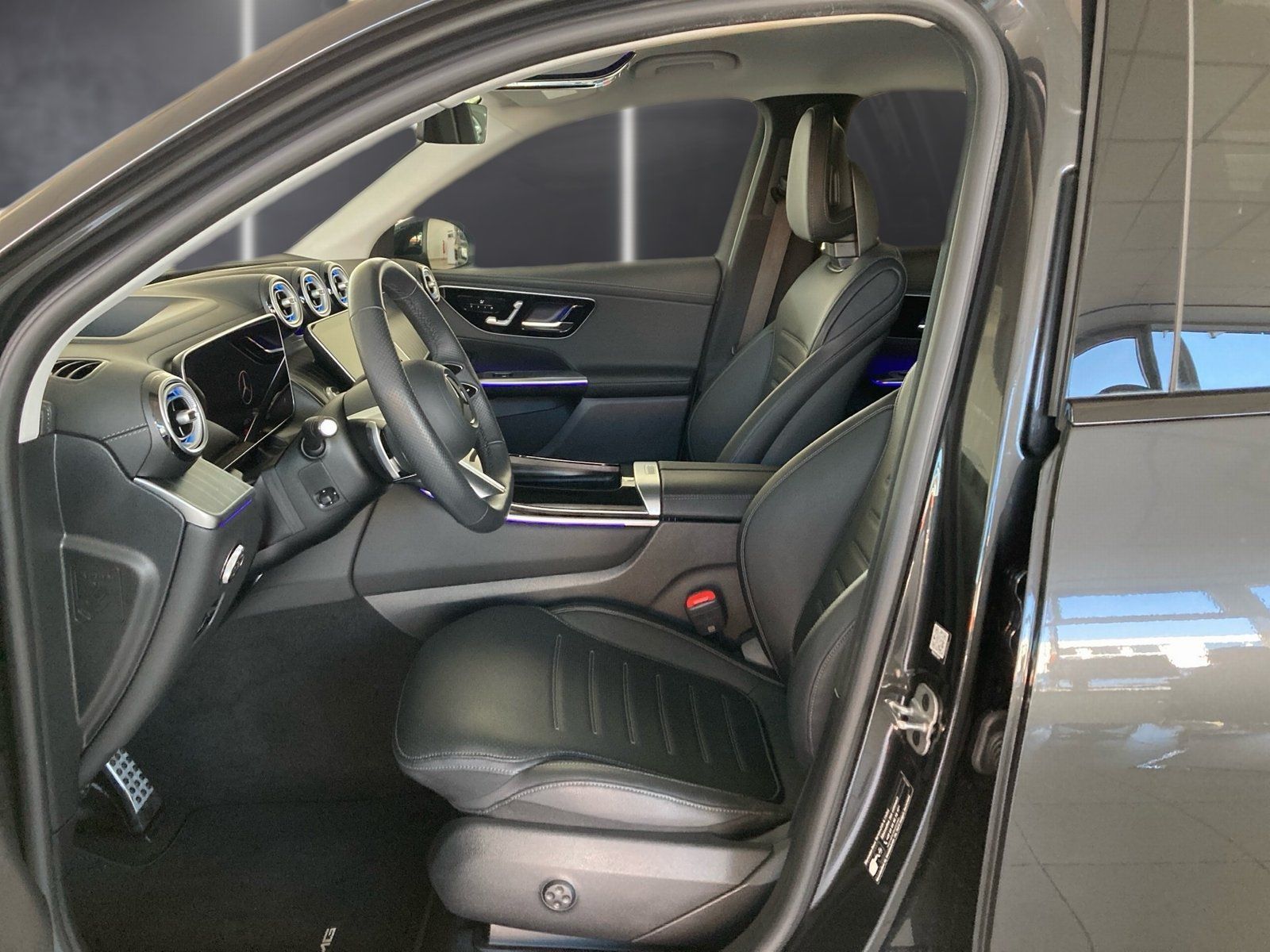 Fahrzeugabbildung Mercedes-Benz GLC 200 4M AMG*AHK*20"*360*HUD*Night*DIGITAL*