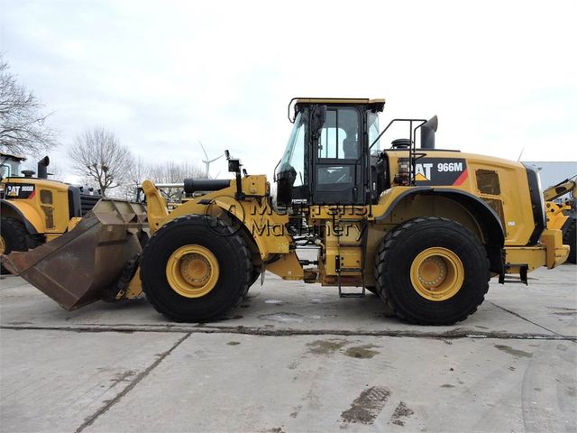 CAT 966M