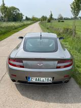Aston Martin V8 Vantage 4.3l Coupe - silberne Aston Martin V8 Vantage