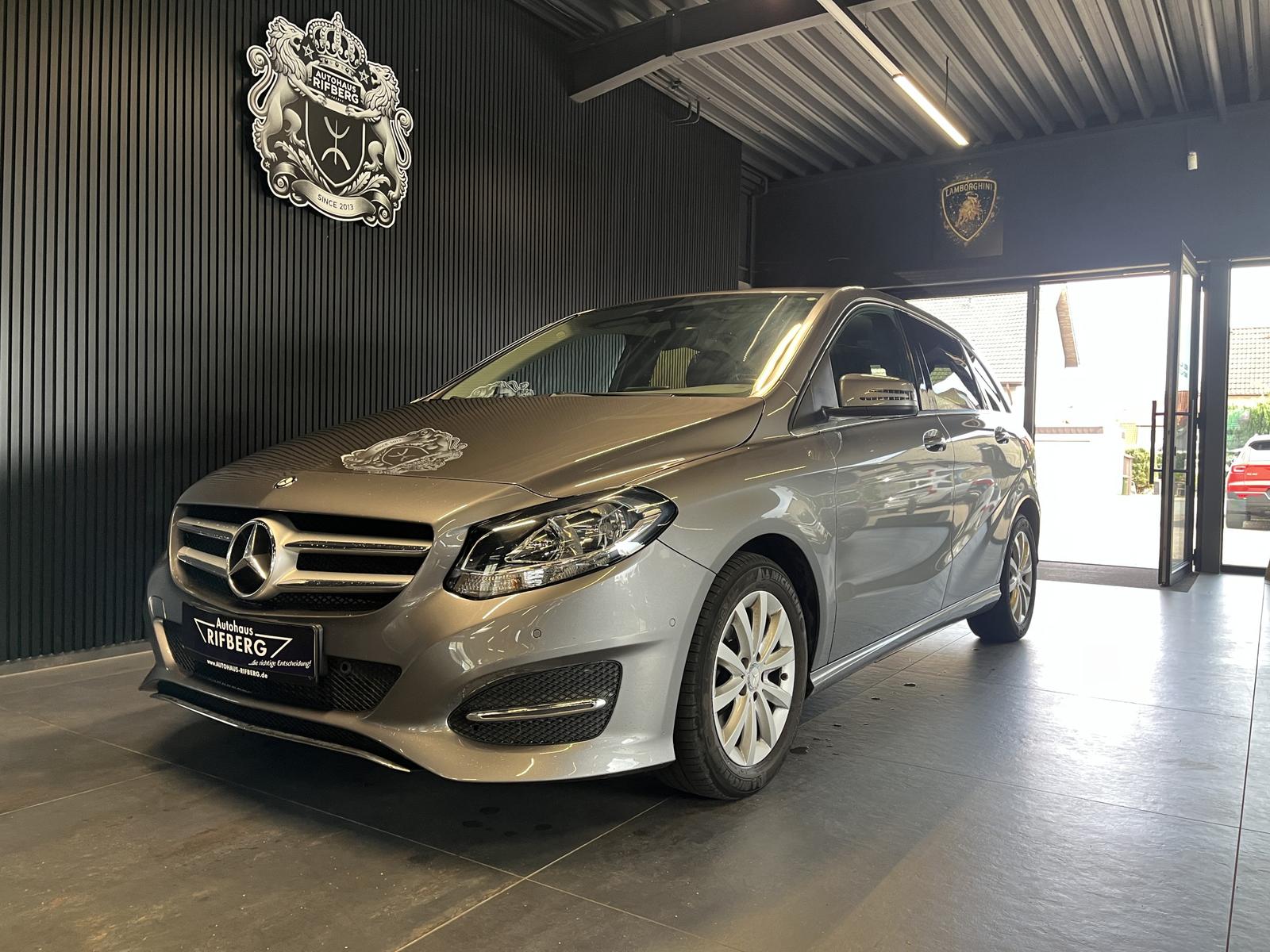 Mercedes-Benz B 180 STYLE BUS AHK/NAVI/PDC/ISOFIX/MERCEDES ME/