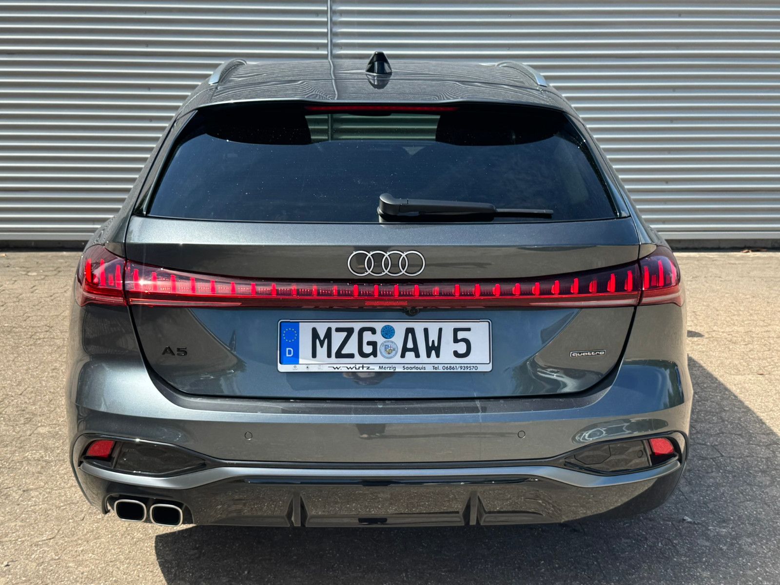 Fahrzeugabbildung Audi A5 Avant TDI 150 kW quattro S-line AHK ACC
