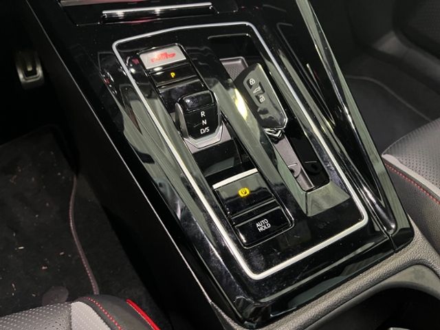 Fahrzeugabbildung Volkswagen Golf 2.0 TSI DSG GTI LEDER AHK NAVI IQ.LIGHT KAM
