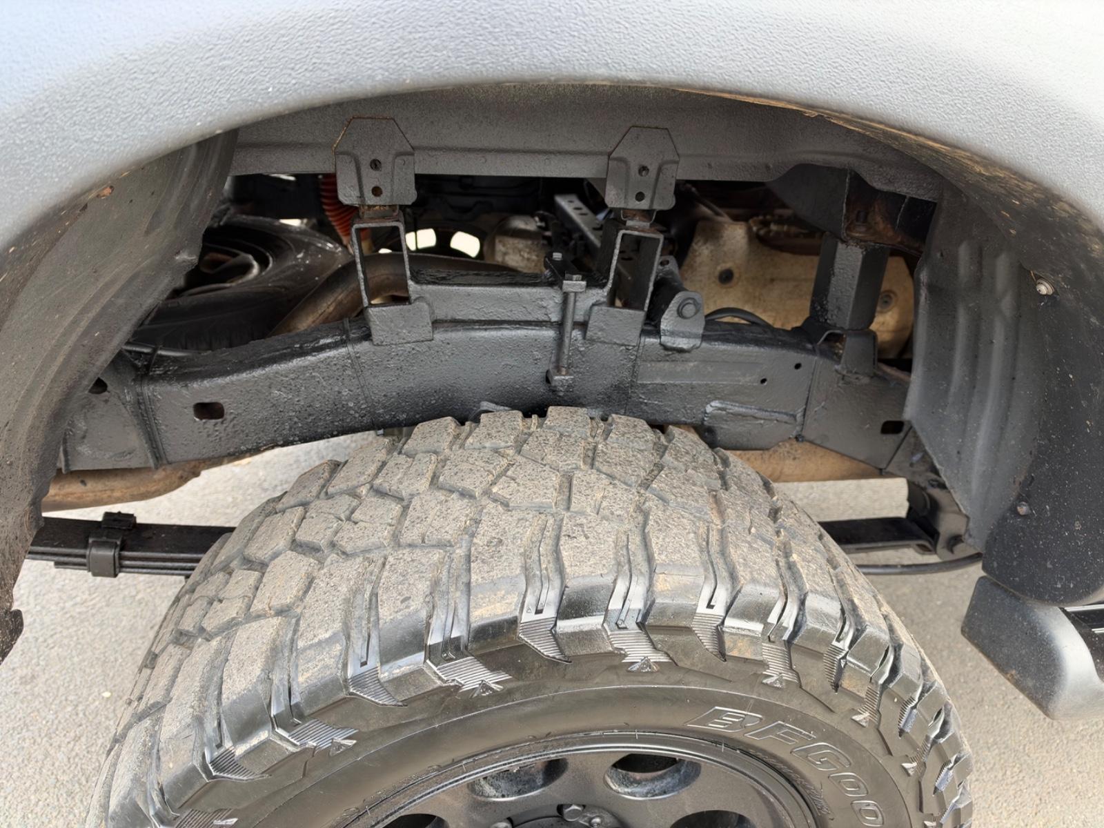 TOYOTA HILUX DOUBLE CAB LIFE 171 ch 4X4 BVM - TREUIL - ATTELAGE - 145000 km