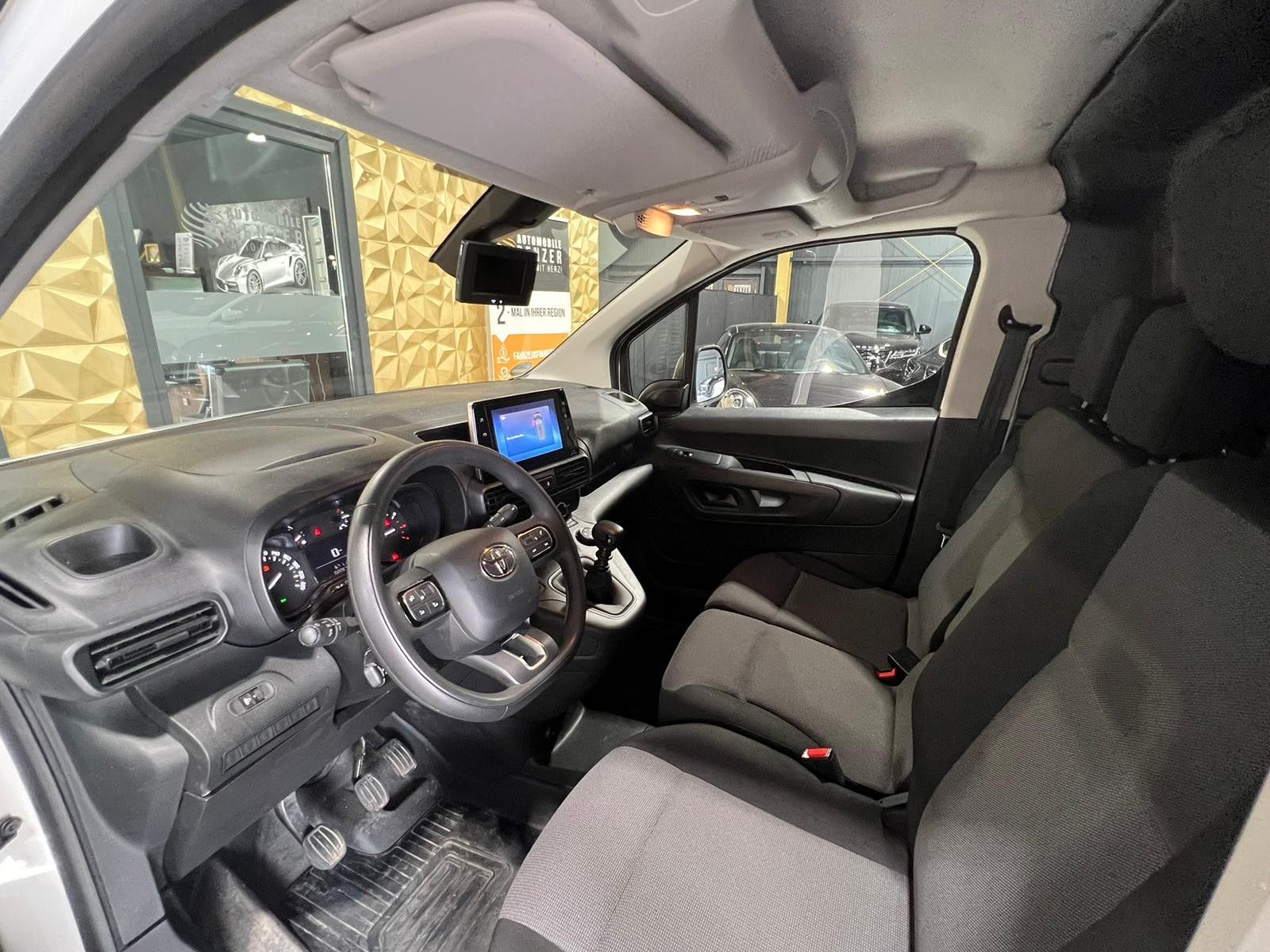 Fahrzeugabbildung Toyota Proace City L1 Duty Comfort//PDC//NAVI//