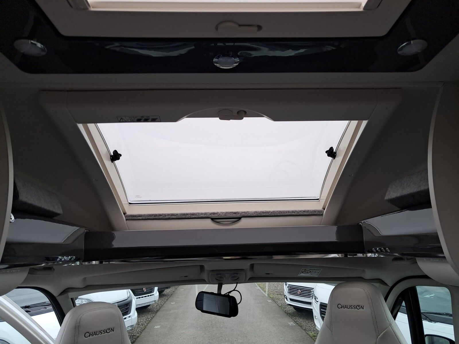 Fahrzeugabbildung Chausson Teilintegriert 727 GA Special Edition  Sat,Solar