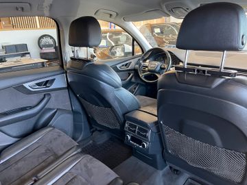 Audi Q7 3.0 TDI quattro *7SITZER*2.HAND*BI-XENON*AHK*