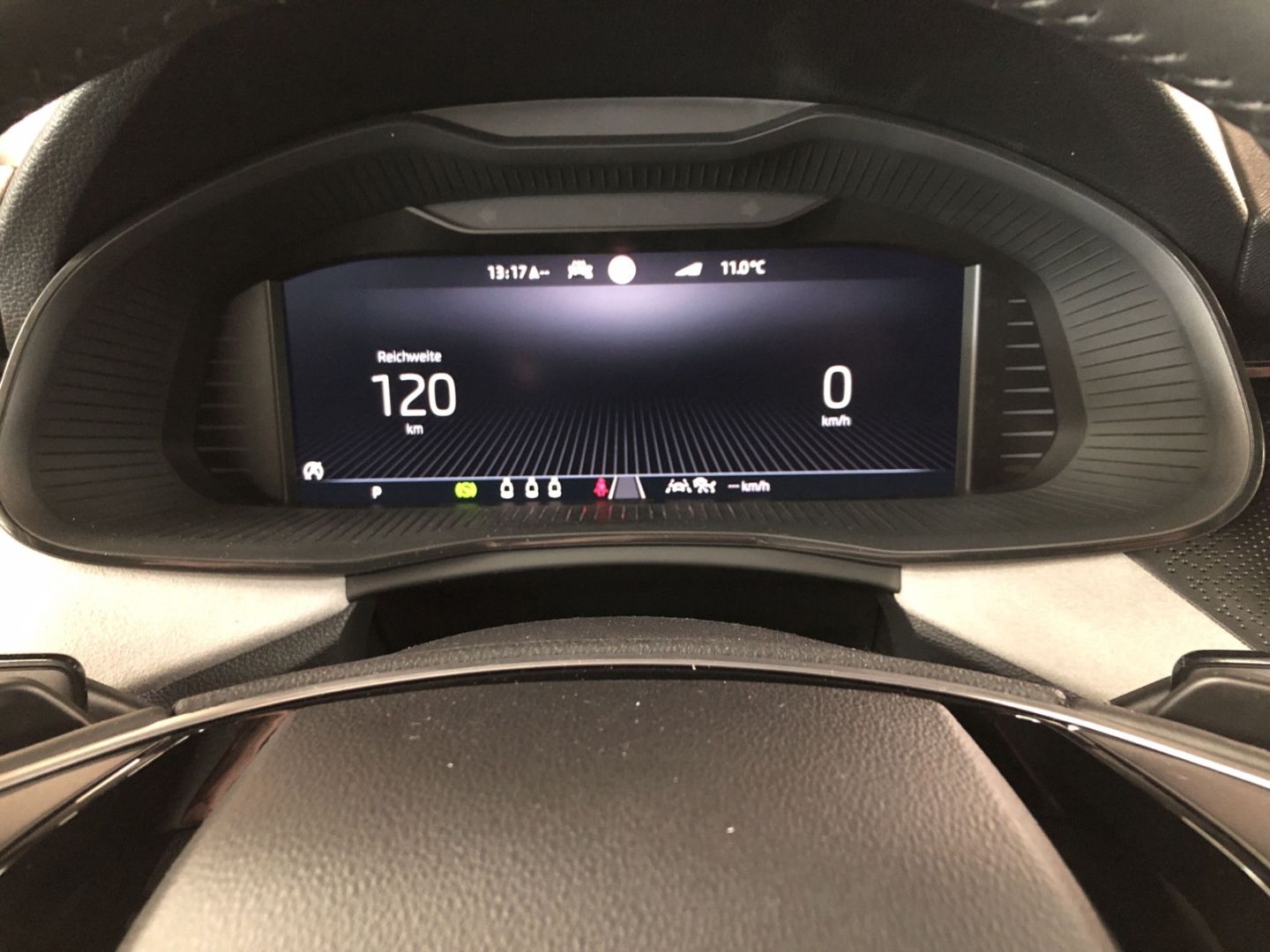 Fahrzeugabbildung SKODA Kamiq Selection Tour 1.0 TSI DSG Navi Digitales