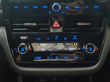 Fahrzeugabbildung Hyundai Ioniq Advantage Plug-In Hybrid