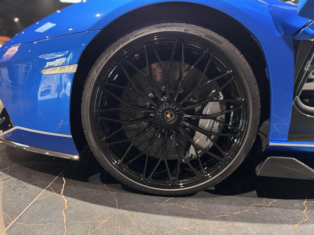 Lamborghini Aventador