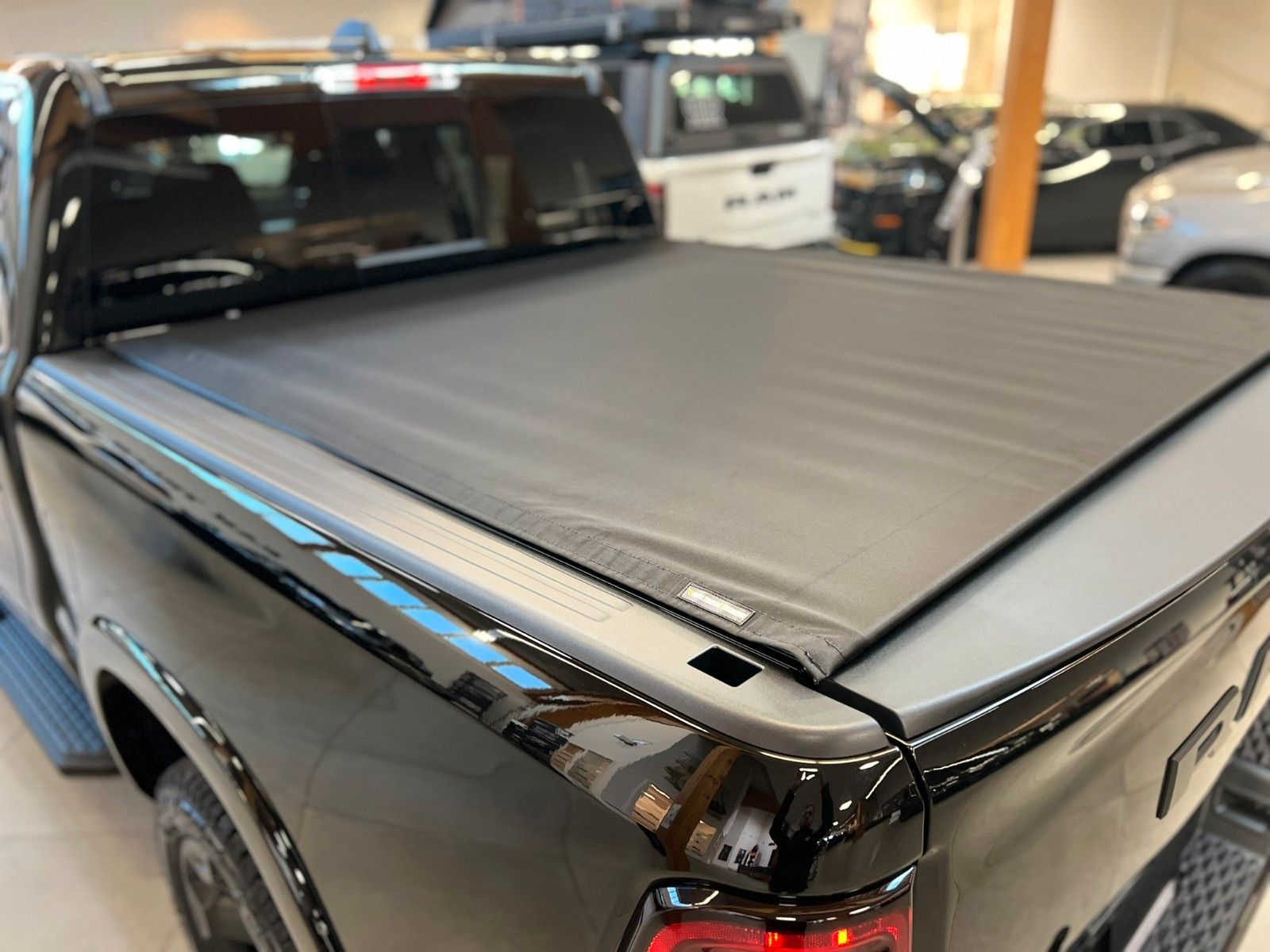 Fahrzeugabbildung Dodge RAM 1500 RTRNight  *LPG-Abdeckung-Allwetter*