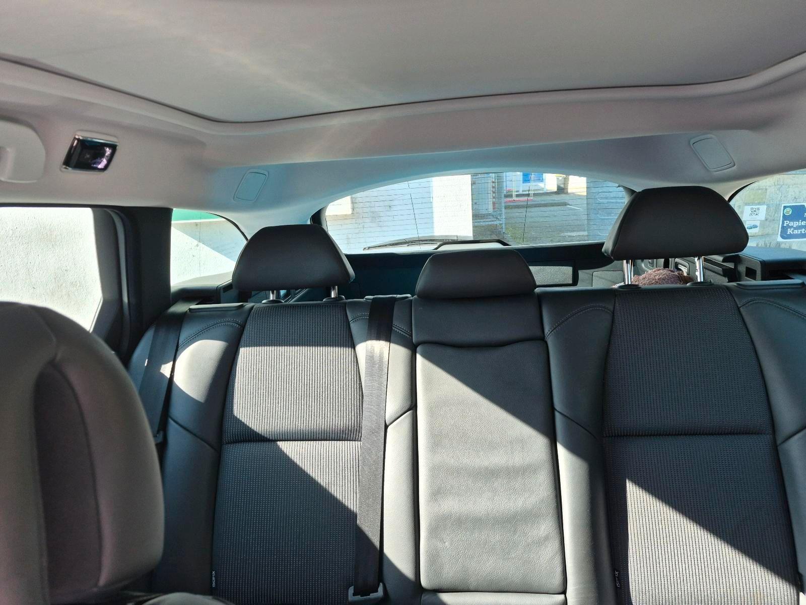 Peugeot 508 2011 — interior