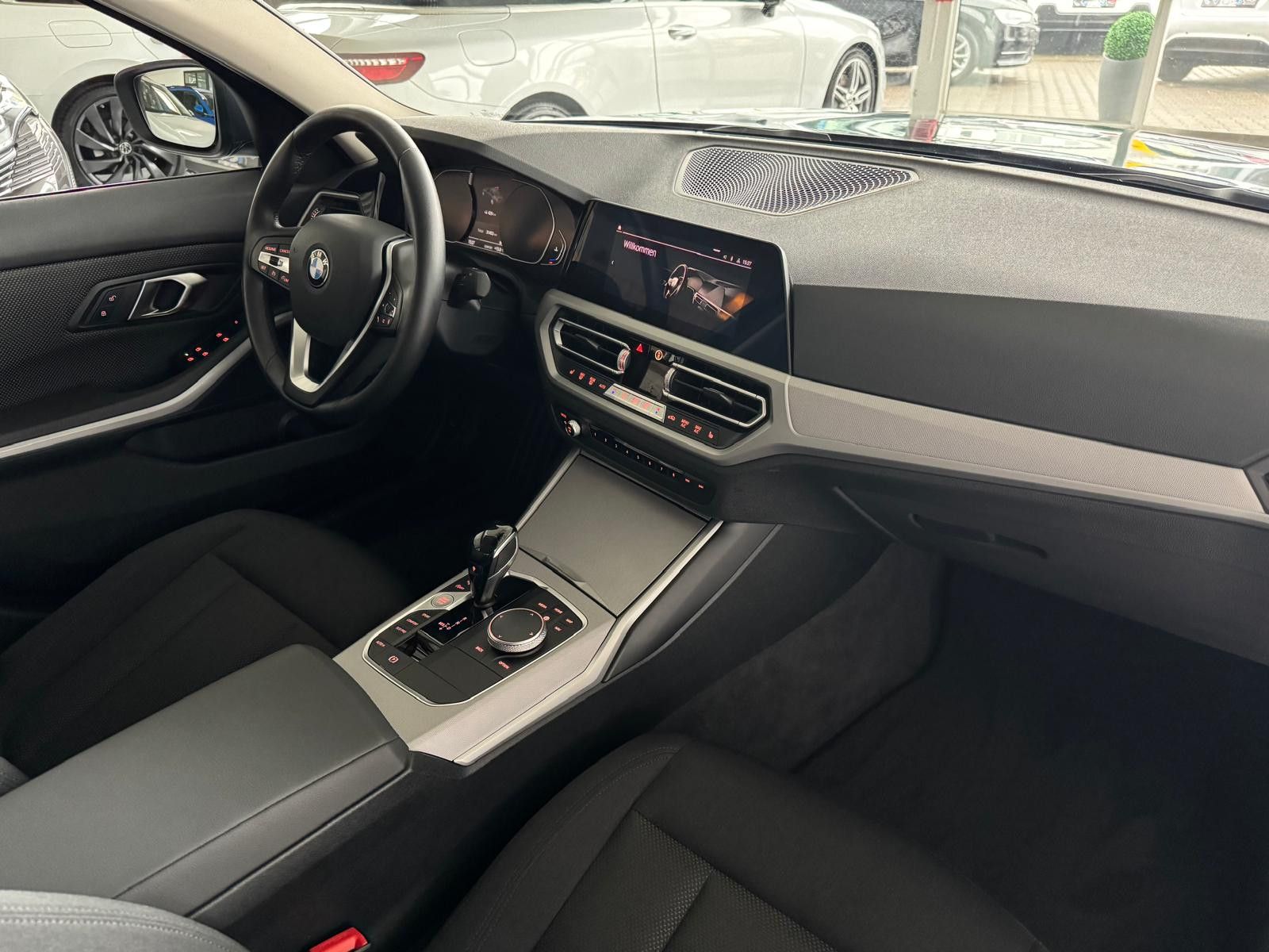 BMW 320i Advantage *Automatik*LED*CarPlay*Navi*SHZ* foto 16