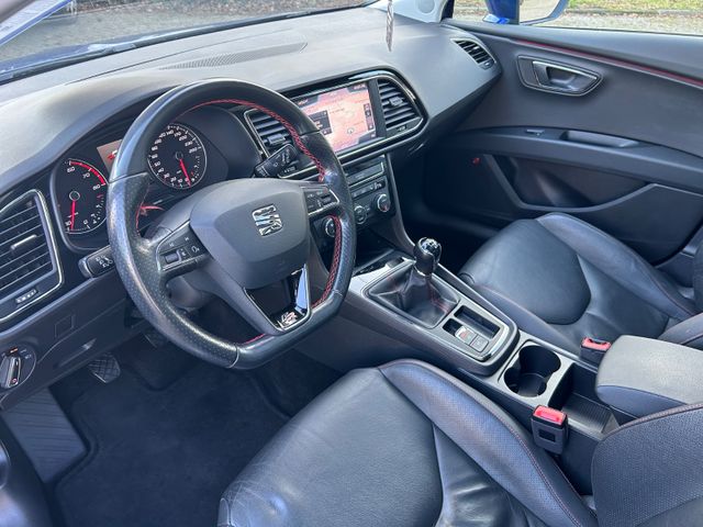 Fahrzeugabbildung Seat Leon ST FR+Leder+Navi+Panoramadach+CarPlay+BT