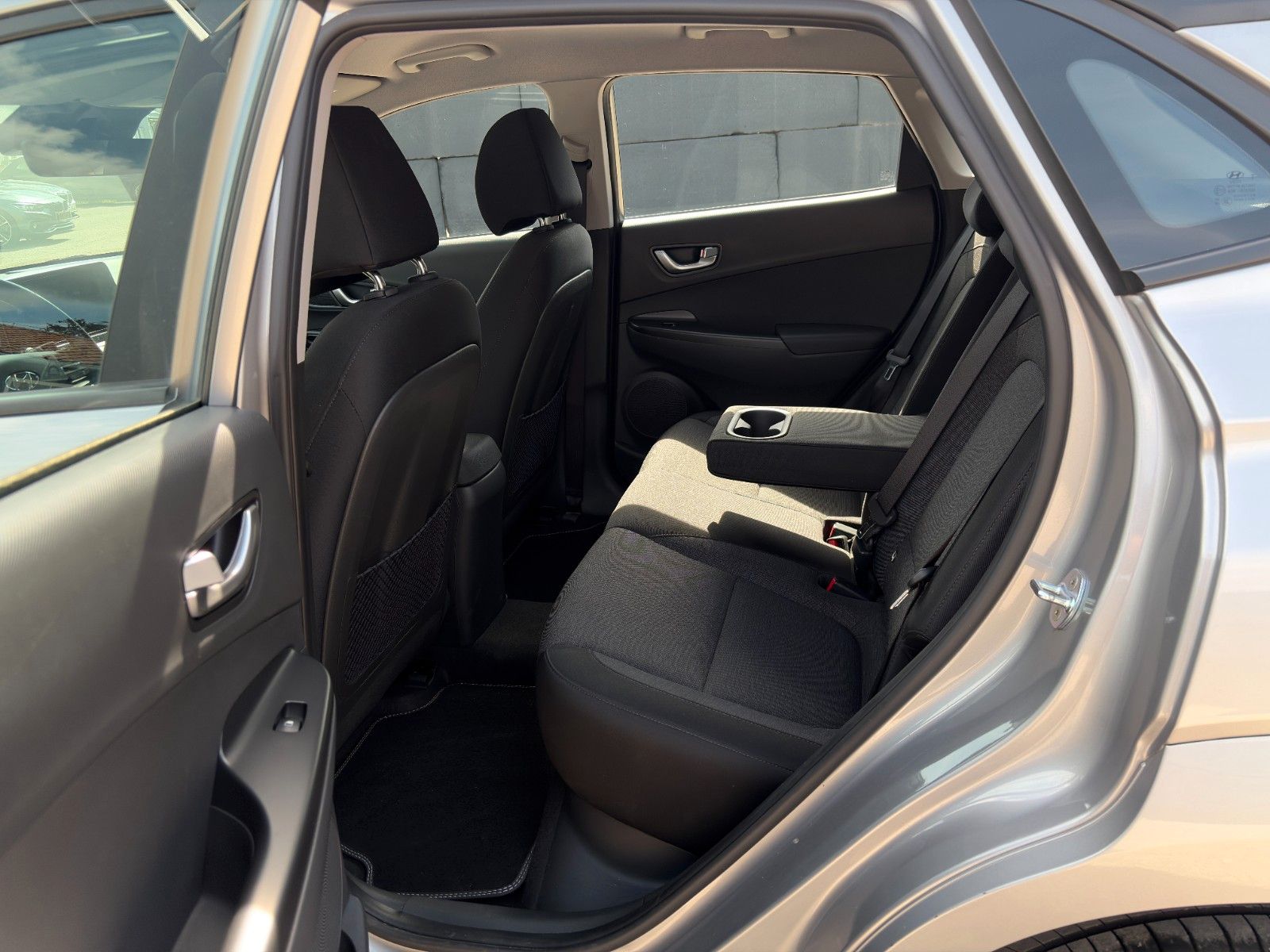 Fahrzeugabbildung Hyundai KONA E Select ACC PDC CAM SHZ LHZ LKA CarPlay
