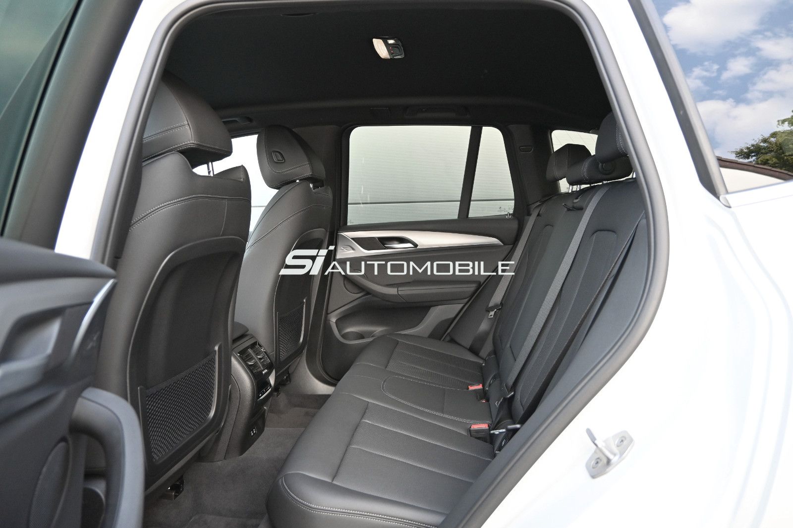 Fahrzeugabbildung BMW X3 xDr20d °AHK°M SPORT LENKRAD°STANDHEIZUNG°360°