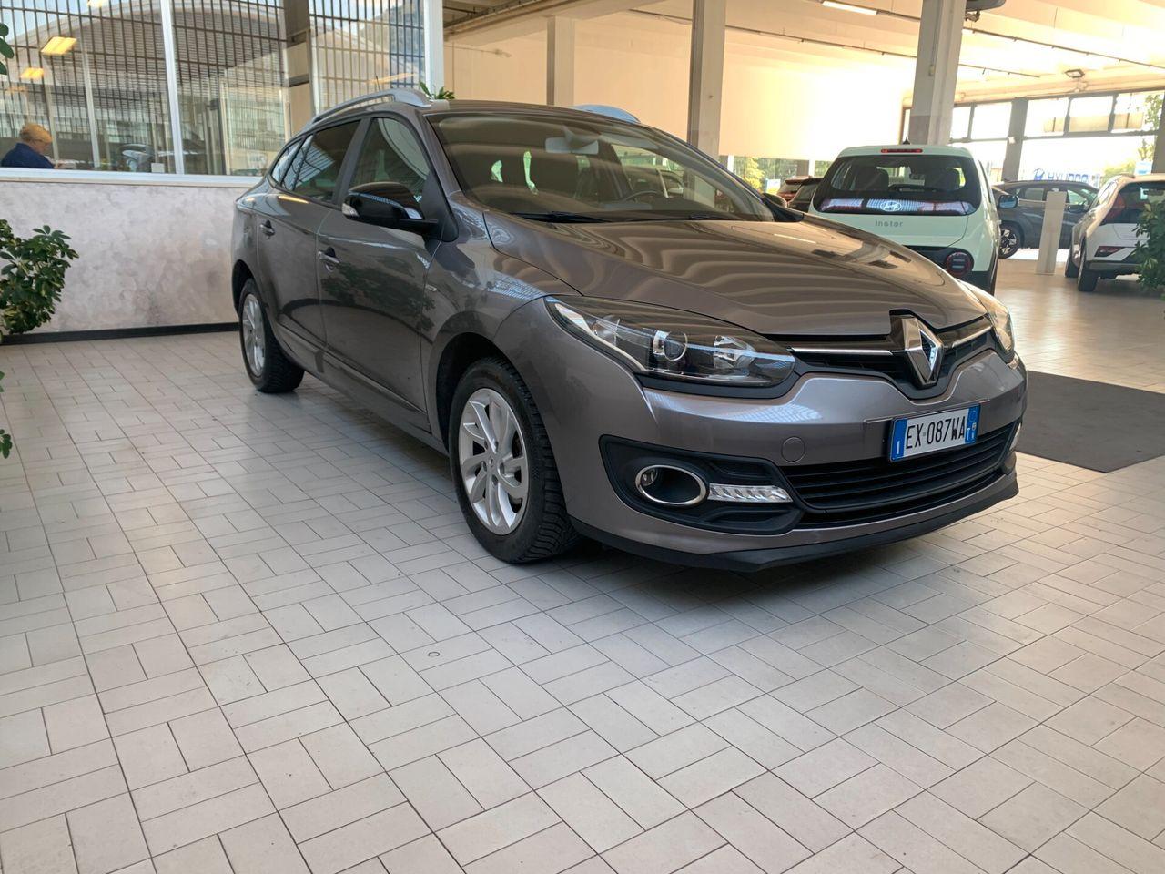 Renault Megane 2015 — rear view