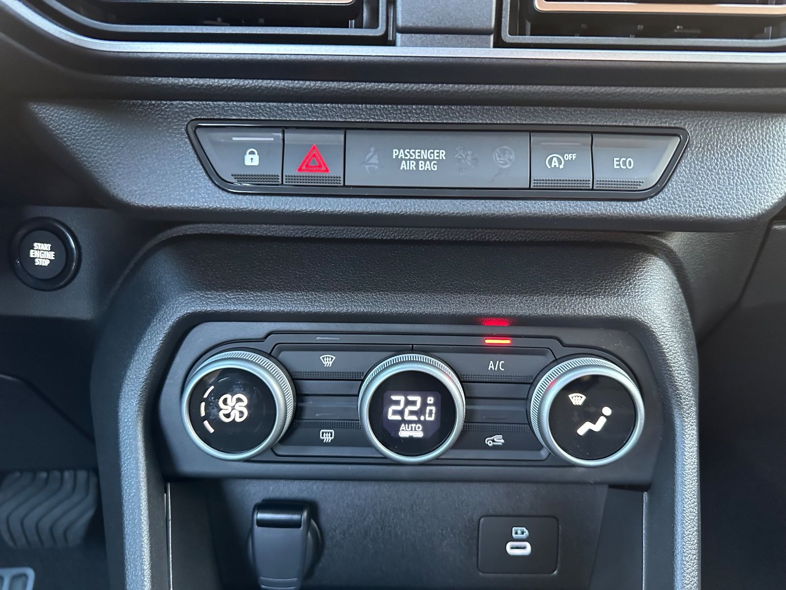 Fahrzeugabbildung Dacia Sandero Stepway Expression CVT LED/PDC/Carplay