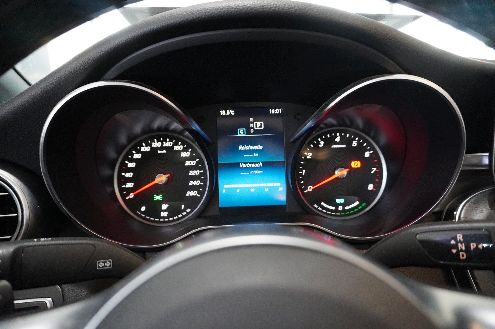 Fahrzeugabbildung Mercedes-Benz C 200 CABRIO 9G AMG LINE NAVI/LED/KAMERA/SPORT