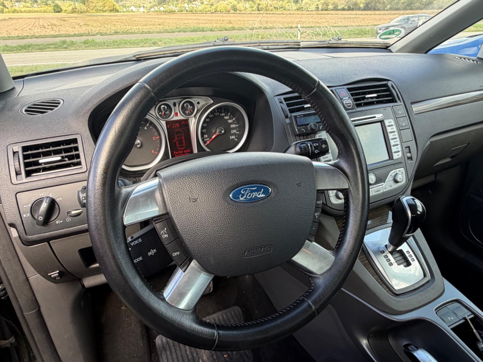 Ford C-MAX 2009 — photo 13