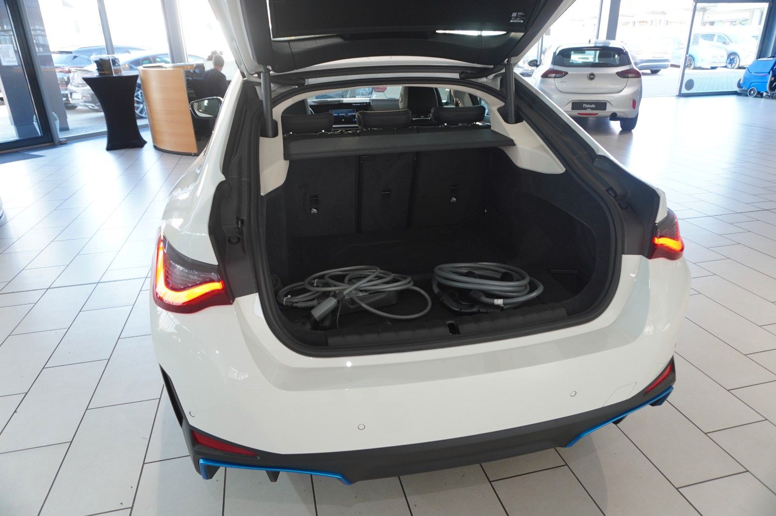 Fahrzeugabbildung BMW i4 Gran Coupe 35 eDrive 70KWH NAVI/KAMERA/SPORT