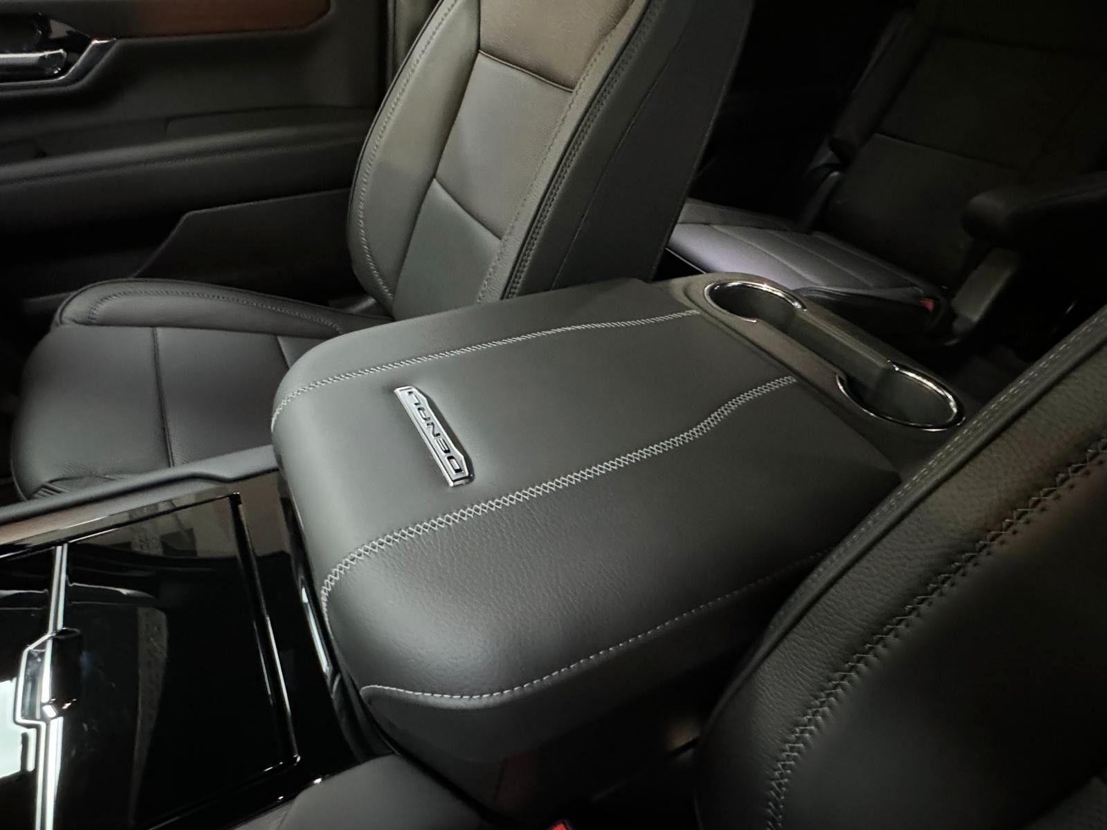 Fahrzeugabbildung GMC YUKON DENALI 2026-24" RÄDER, ENTERTAINMENT