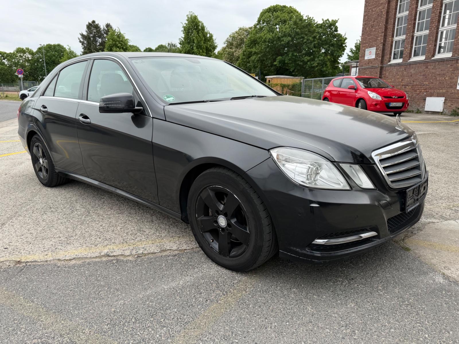Mercedes-Benz E 300 E Limousine E 300 CDI BlueEfficiency
