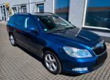 Skoda Octavia 2.0 TDI Elegance Combi Elegance - Skoda Octavia aus 2011: Kombi