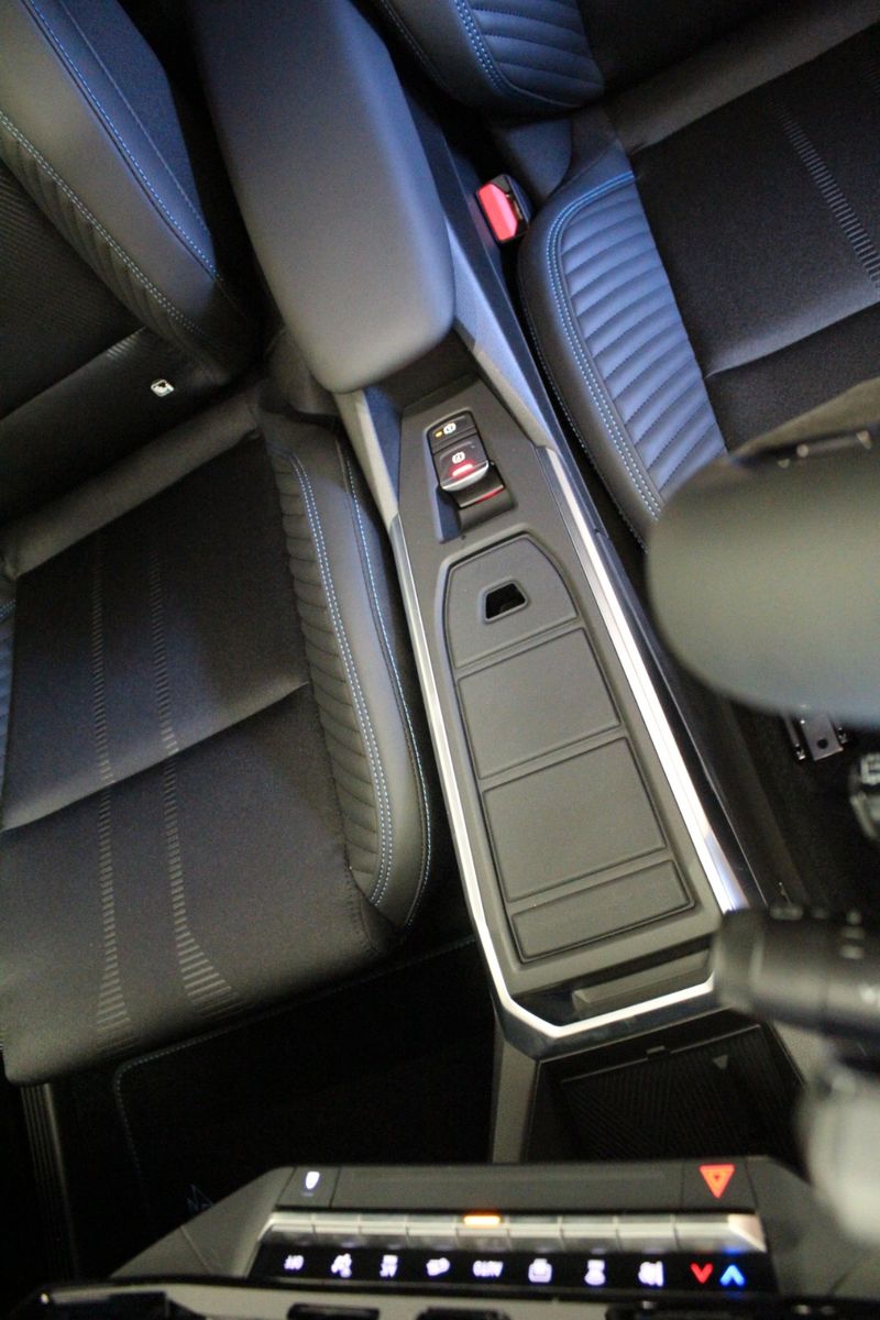 Fahrzeugabbildung Renault Clio VI TCe 115 EDC Esprit Alpine*Harman Kardon*