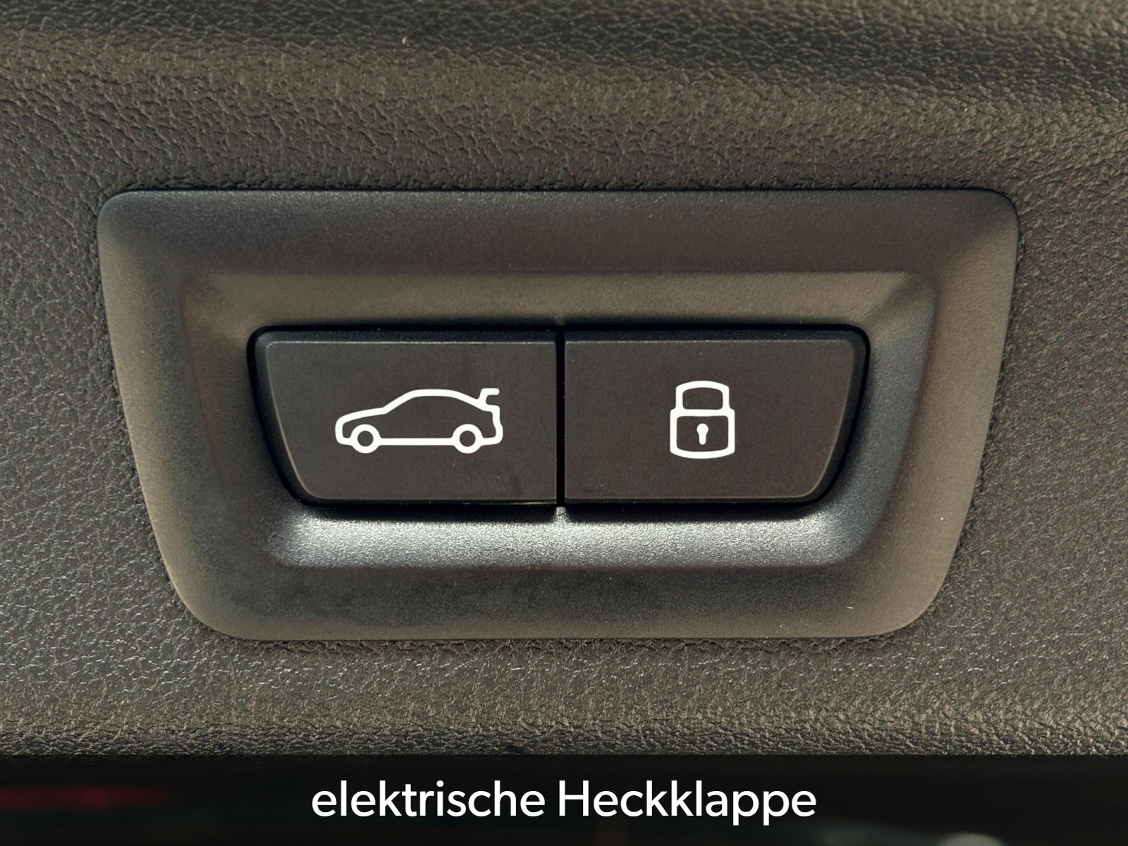 Fahrzeugabbildung BMW 218i Active Tourer M Sport Alcan. Massage CAM