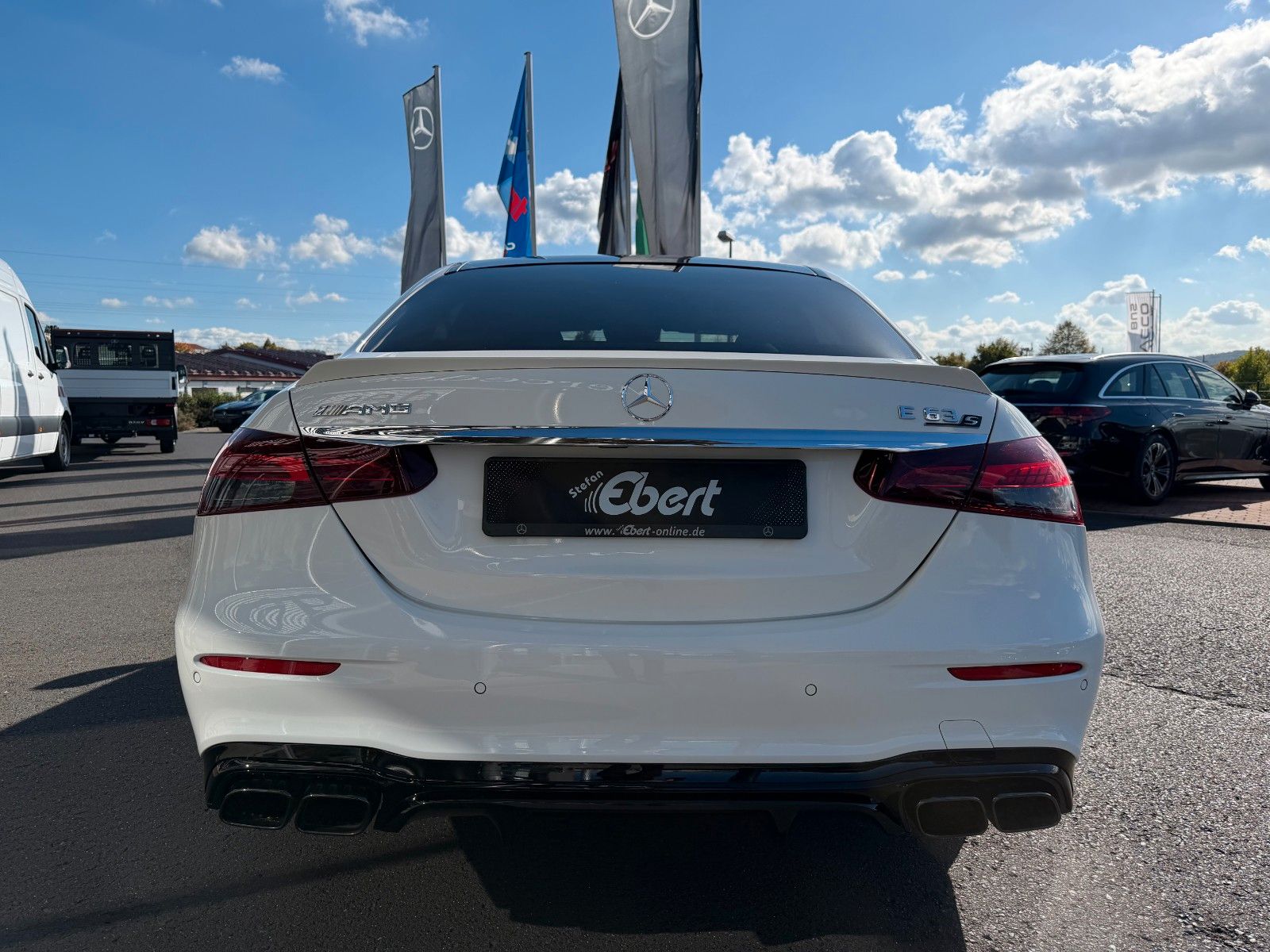 Fahrzeugabbildung Mercedes-Benz E 63 AMG S+DISTR+360°+AIRMAT+DRIVERS+NIGHT+PANO+